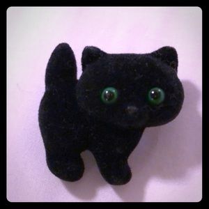 Kitty brooch 🐱